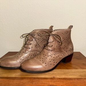 Spring Step Giana Booties